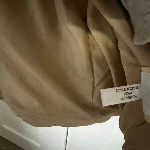 Barn style J. Crew Quilted Puffer Coat jacket in Beige with Corduroy Collar - Picture 4 of 9